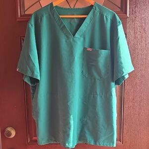 Figs Mens Chisec 3 Pocket Scrub Top Green Size XXL